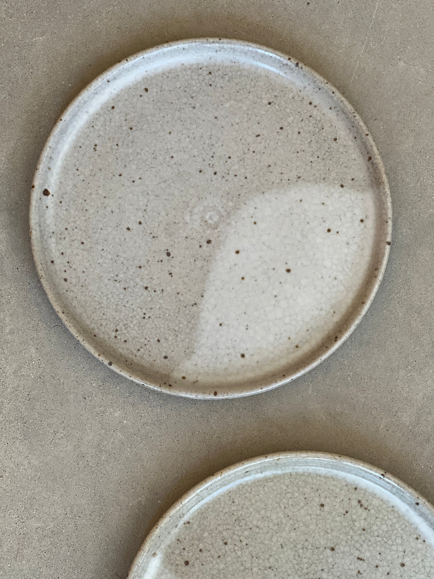 8" Plate- Speckly Gray
