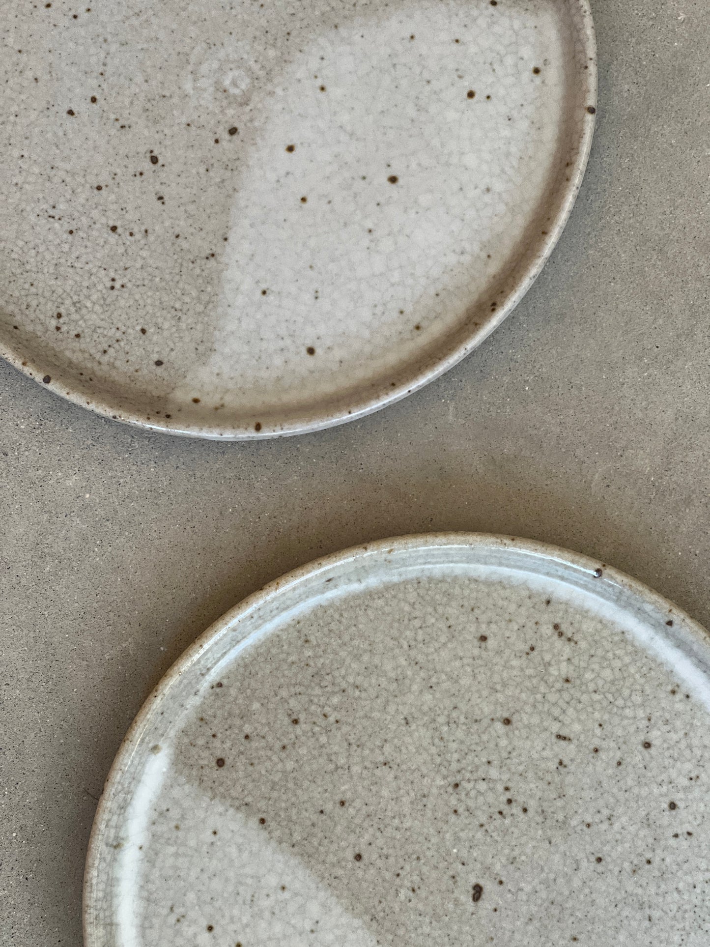 8" Plate- Speckly Gray